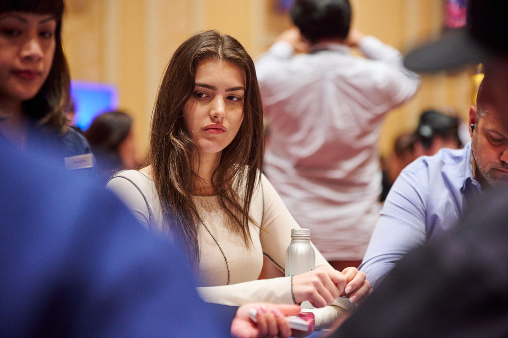 Chess Prodigy Alexandra Botez Clashes with Hans Niemann Over Poker Promotion Ethics